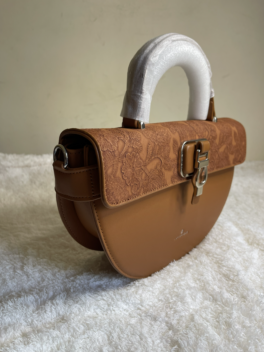 Elegant Lace Flap Semi-Circular Top Handle Handbag